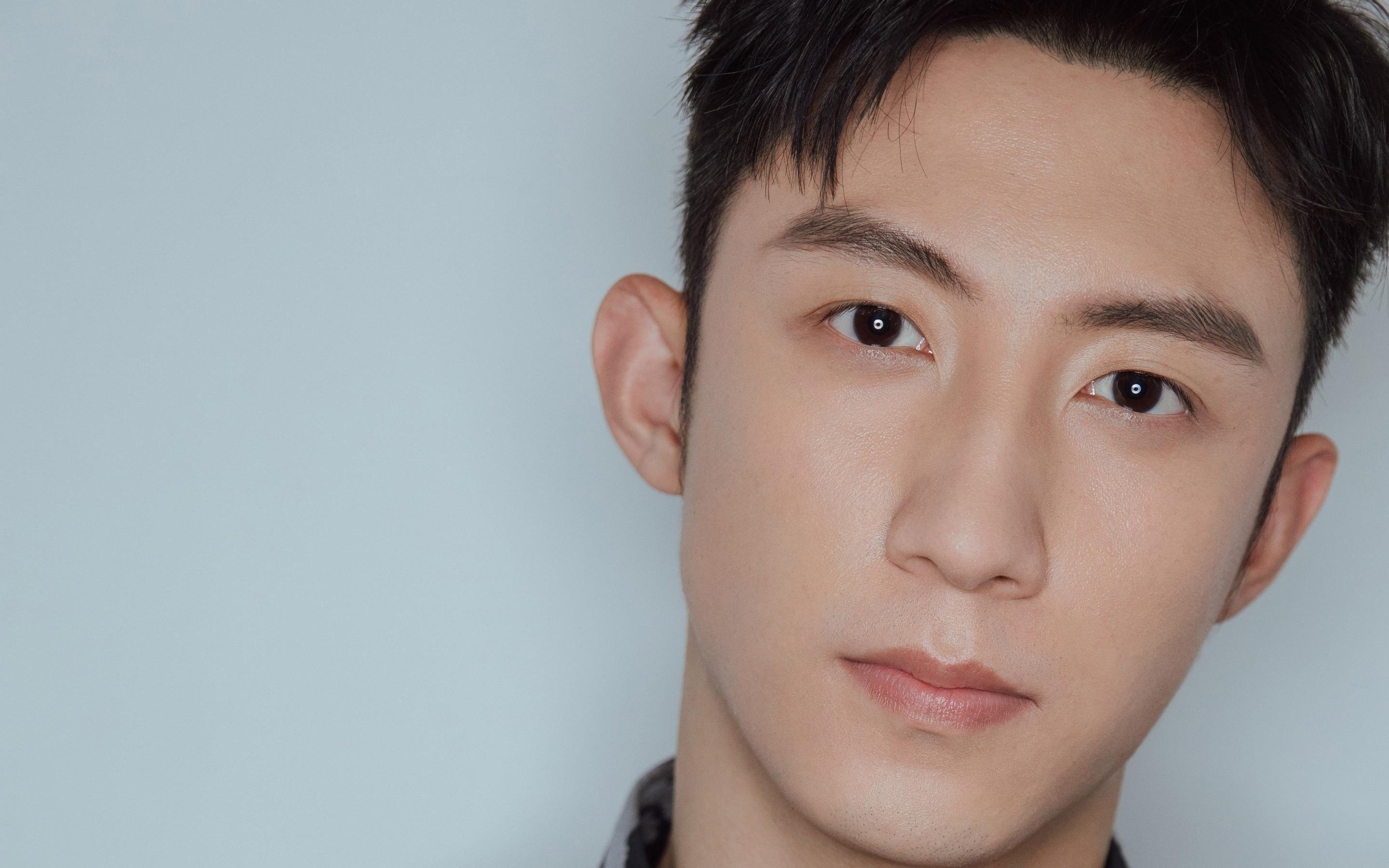 虚构的绿茵寓言，当阿劳霍的咆哮遇见蓝黑绝杀—一场跨越现实的足球狂想