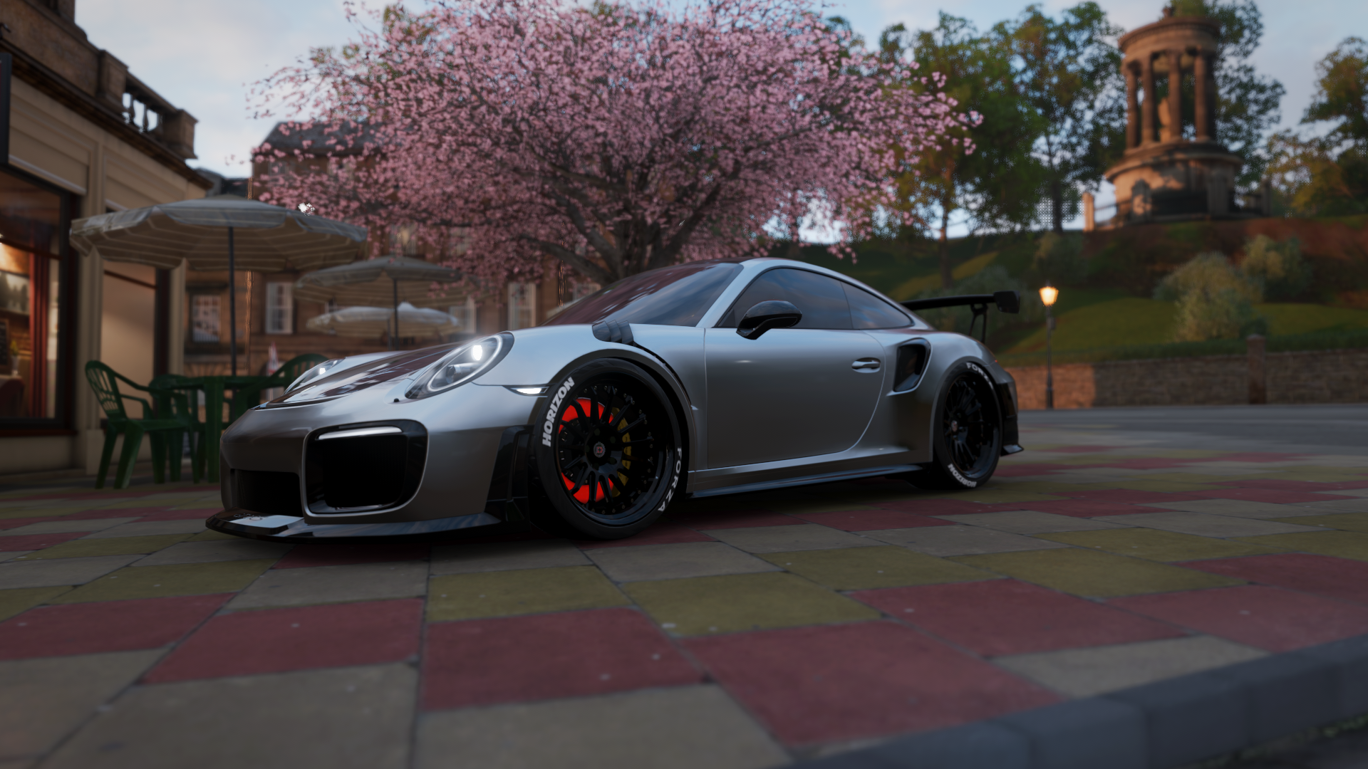 绝命弯道，阿劳霍F1街道赛之夜的碾压式统治