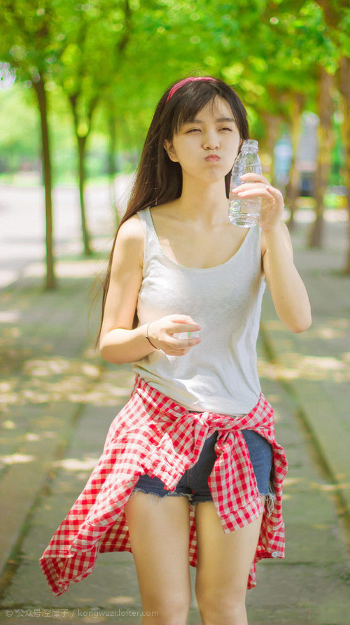 篮球双雄，广东队连续得分压制深圳队，英格拉姆东决关键战接管比赛