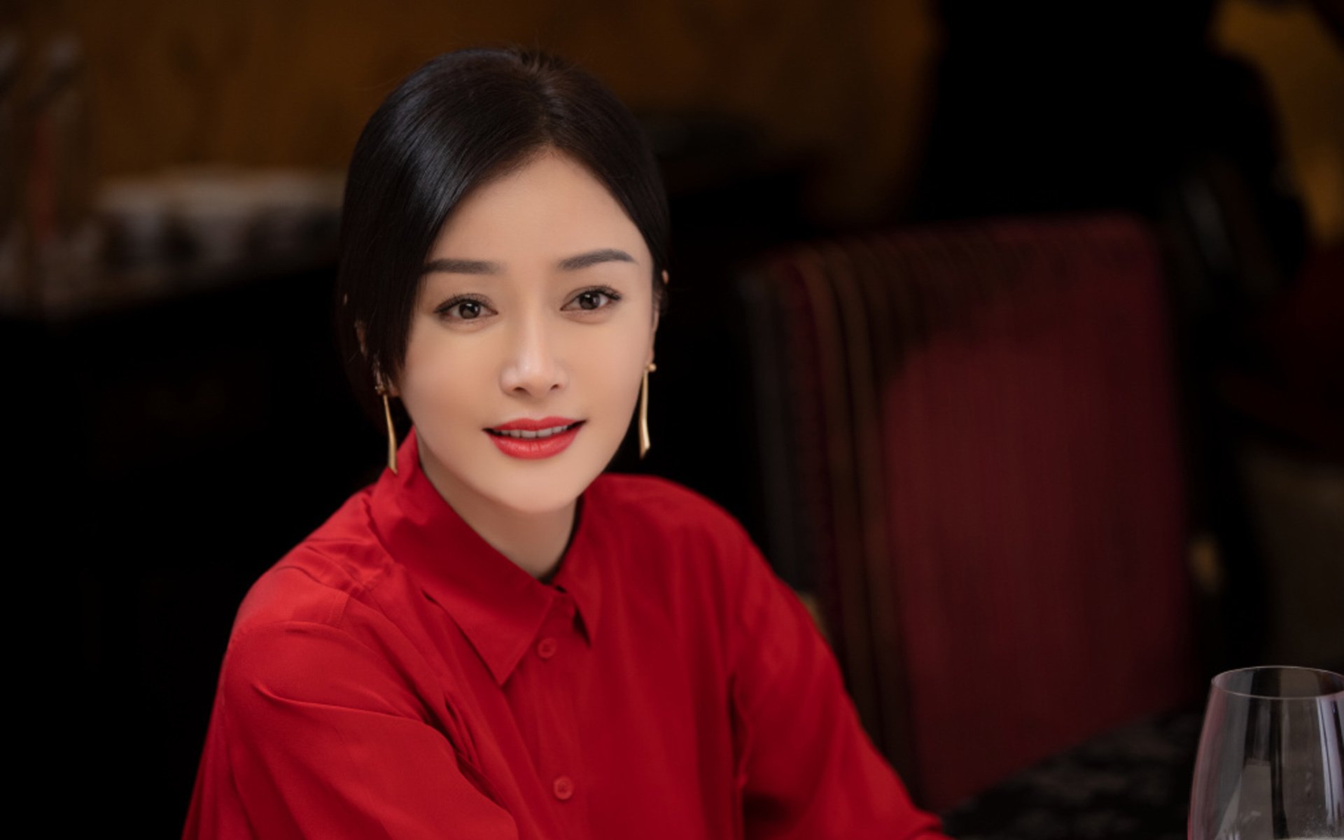 好,这是一个充满戏剧张力的主题,让我为你构思一个既符合足球美学又能体现唯一性的标题和文章
